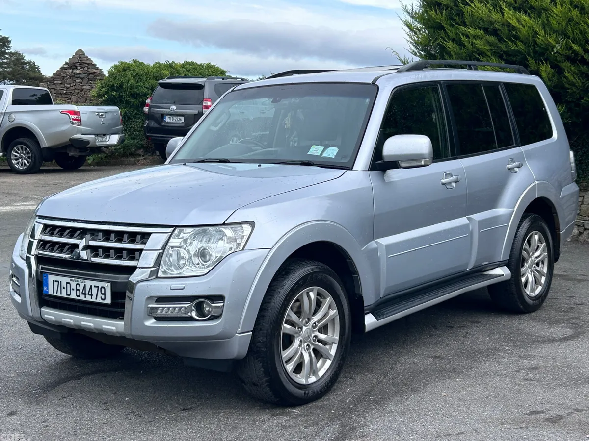 Mitsubishi Pajero SUV, Diesel, 2017, Silver