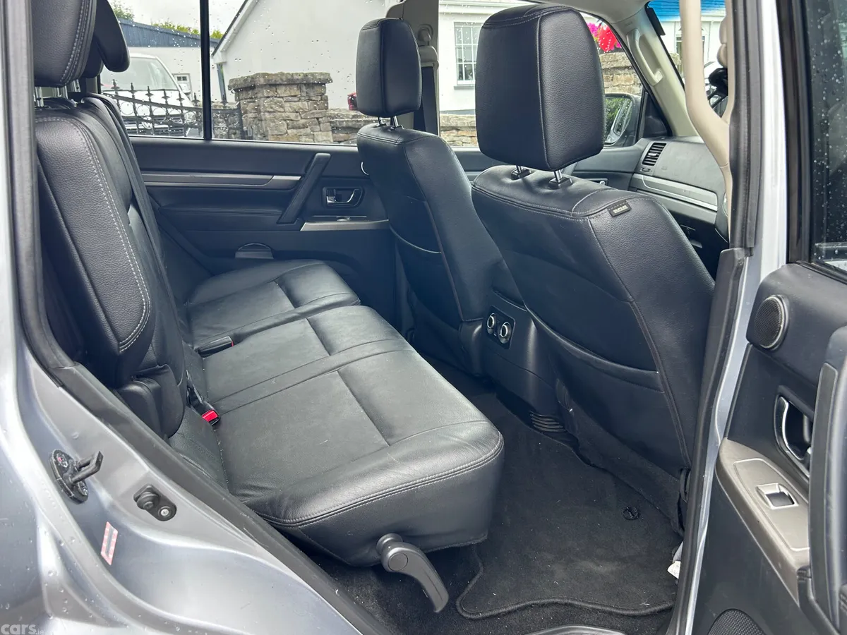 Mitsubishi Pajero SUV, Diesel, 2017, Silver