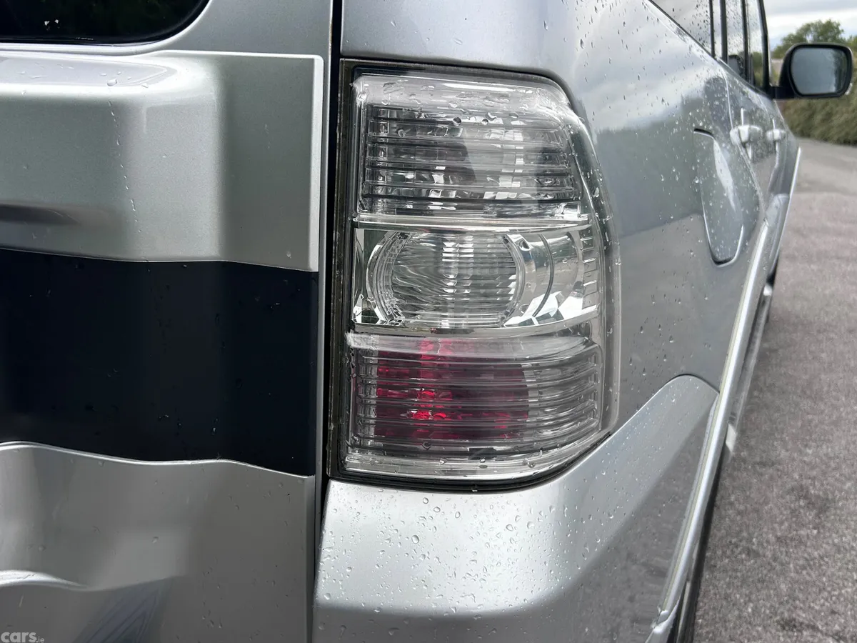 Mitsubishi Pajero SUV, Diesel, 2017, Silver