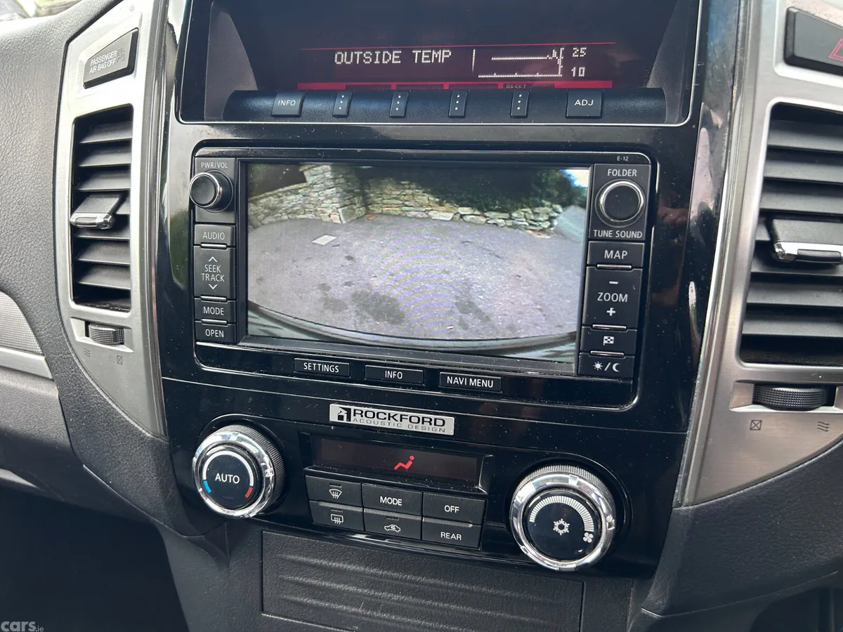 Mitsubishi Pajero SUV, Diesel, 2017, Silver