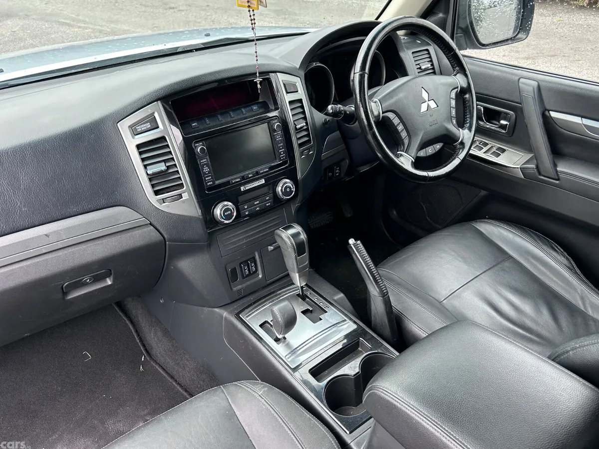 Mitsubishi Pajero SUV, Diesel, 2017, Silver