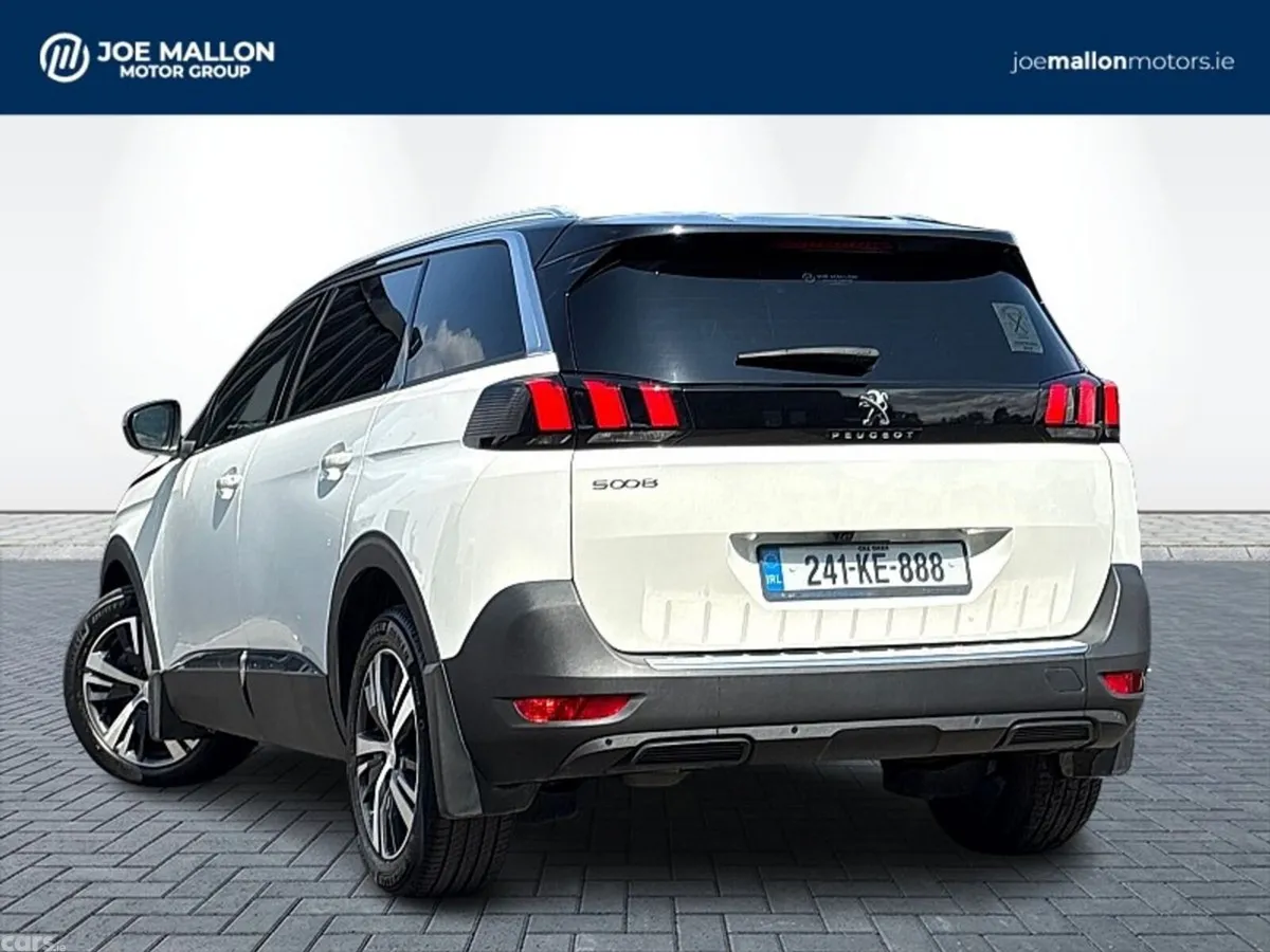 Peugeot 5008 MPV, Petrol Hybrid, 2024, White