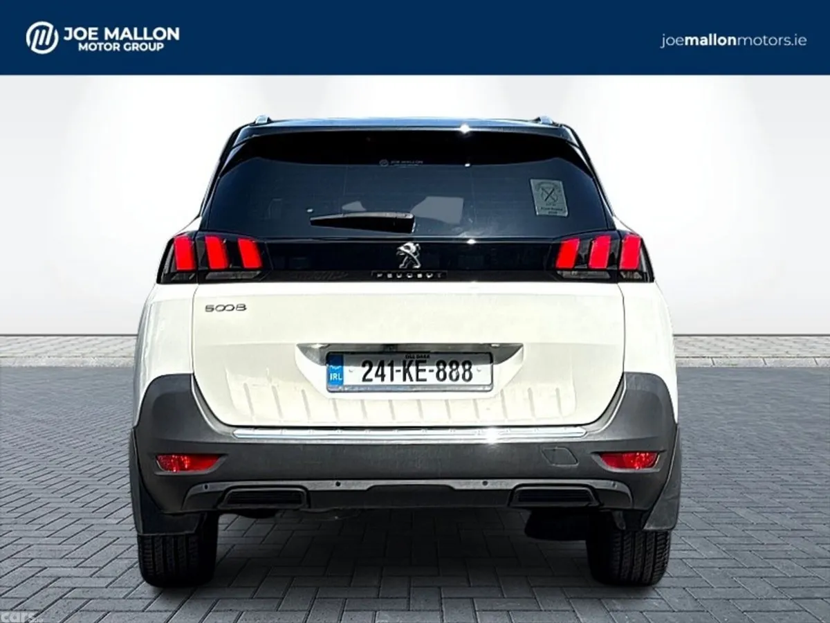 Peugeot 5008 MPV, Petrol Hybrid, 2024, White