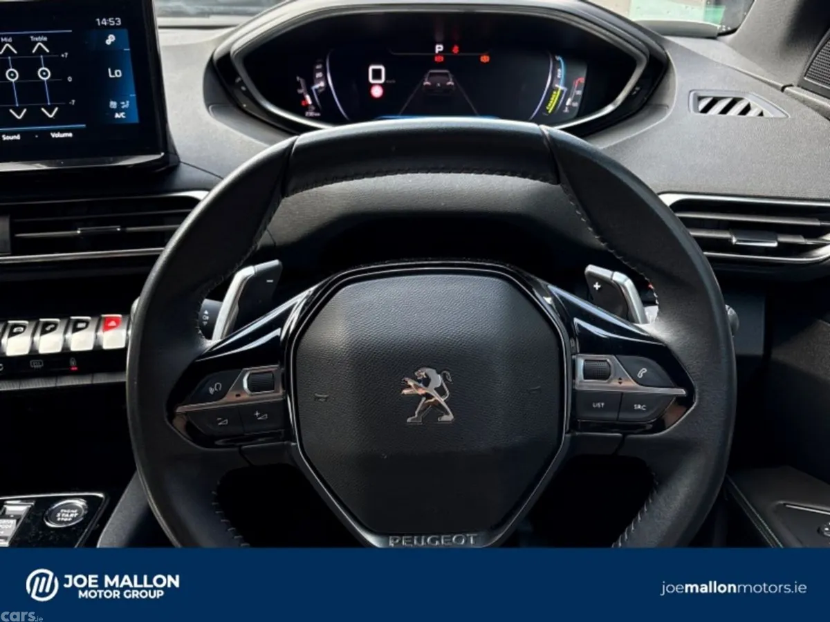 Peugeot 5008 MPV, Petrol Hybrid, 2024, White