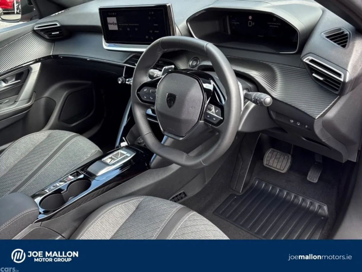 Peugeot 2008 MPV, Petrol, 2026, Red