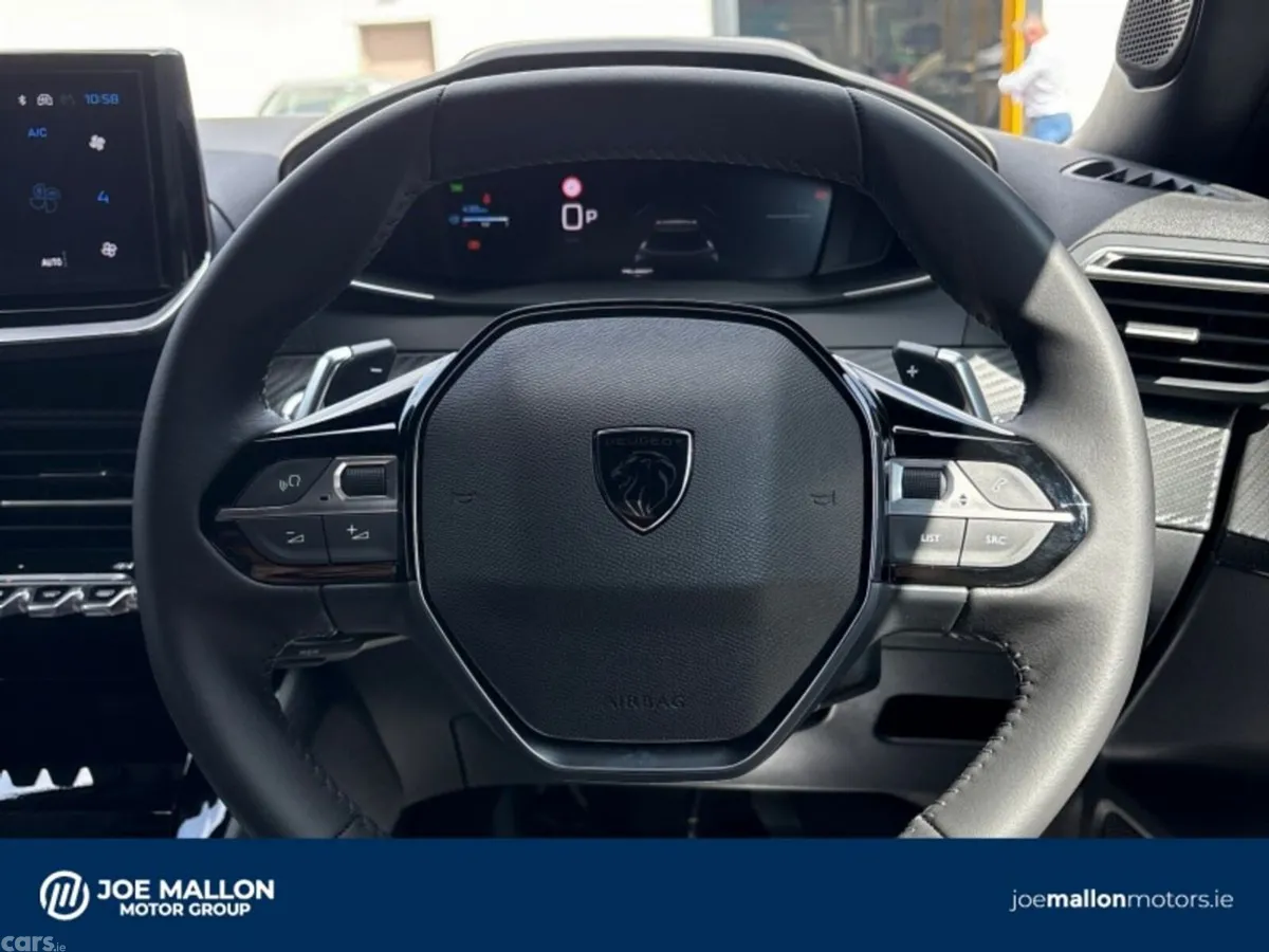 Peugeot 2008 MPV, Petrol, 2026, Red