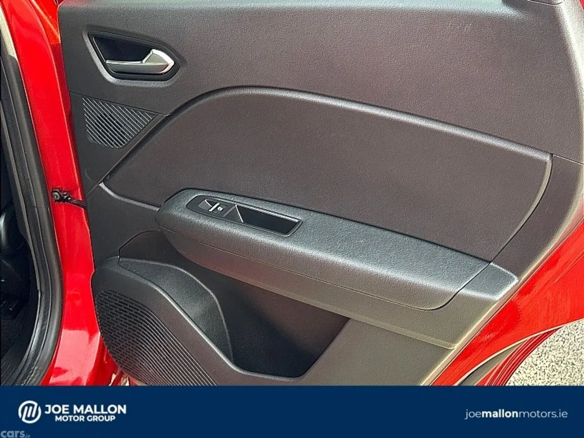 Renault Captur Hatchback, Petrol, 2025, Red
