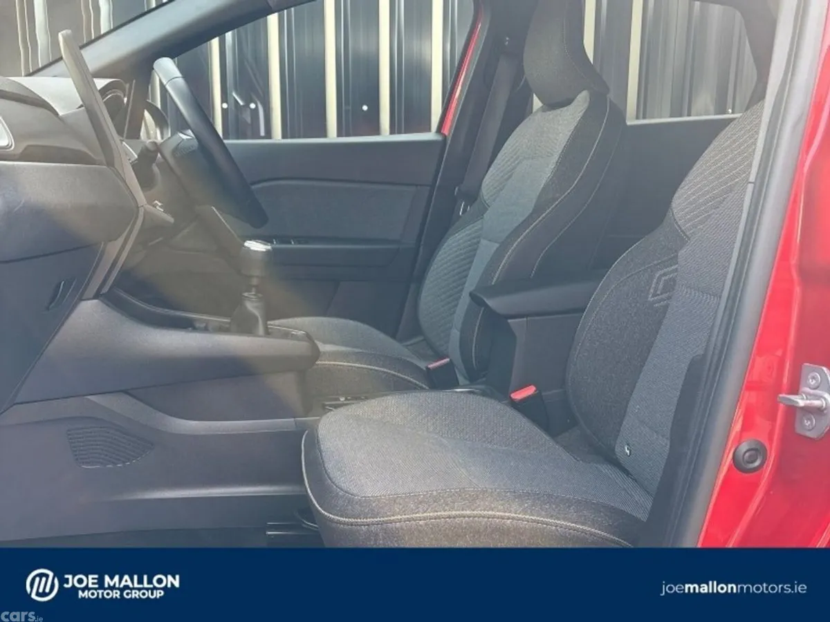 Renault Captur Hatchback, Petrol, 2025, Red