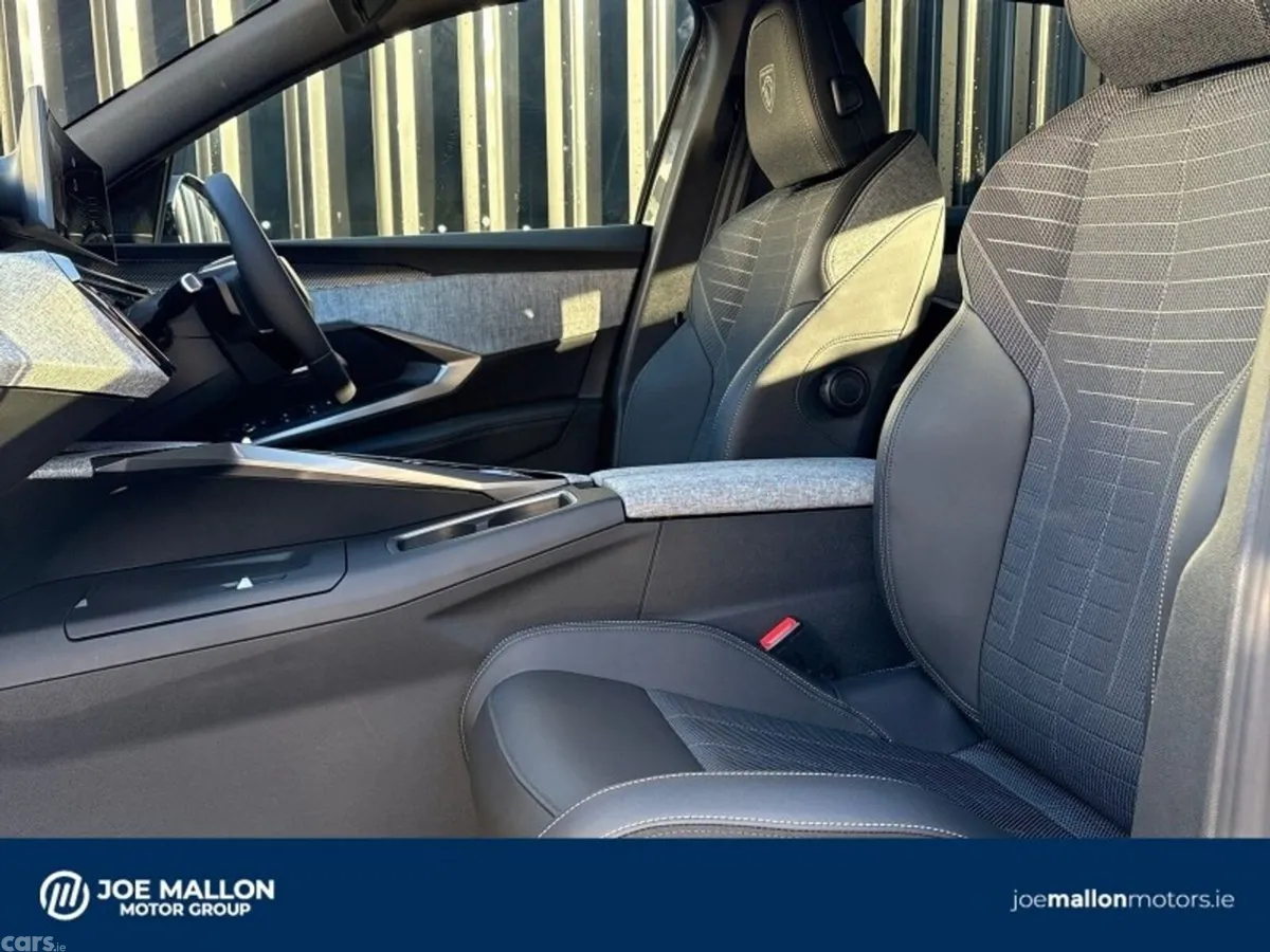 Peugeot 3008 SUV, Petrol Hybrid, 2027, Grey