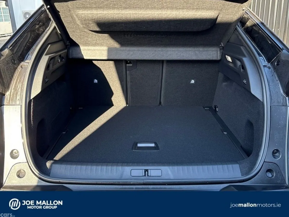 Peugeot 3008 SUV, Petrol Hybrid, 2027, Grey