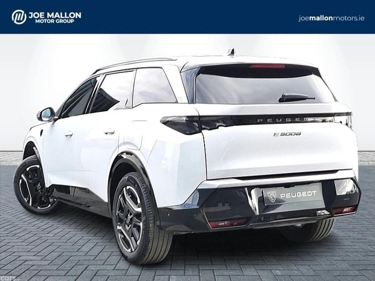Peugeot 5008 SUV, Electric, 2027, White