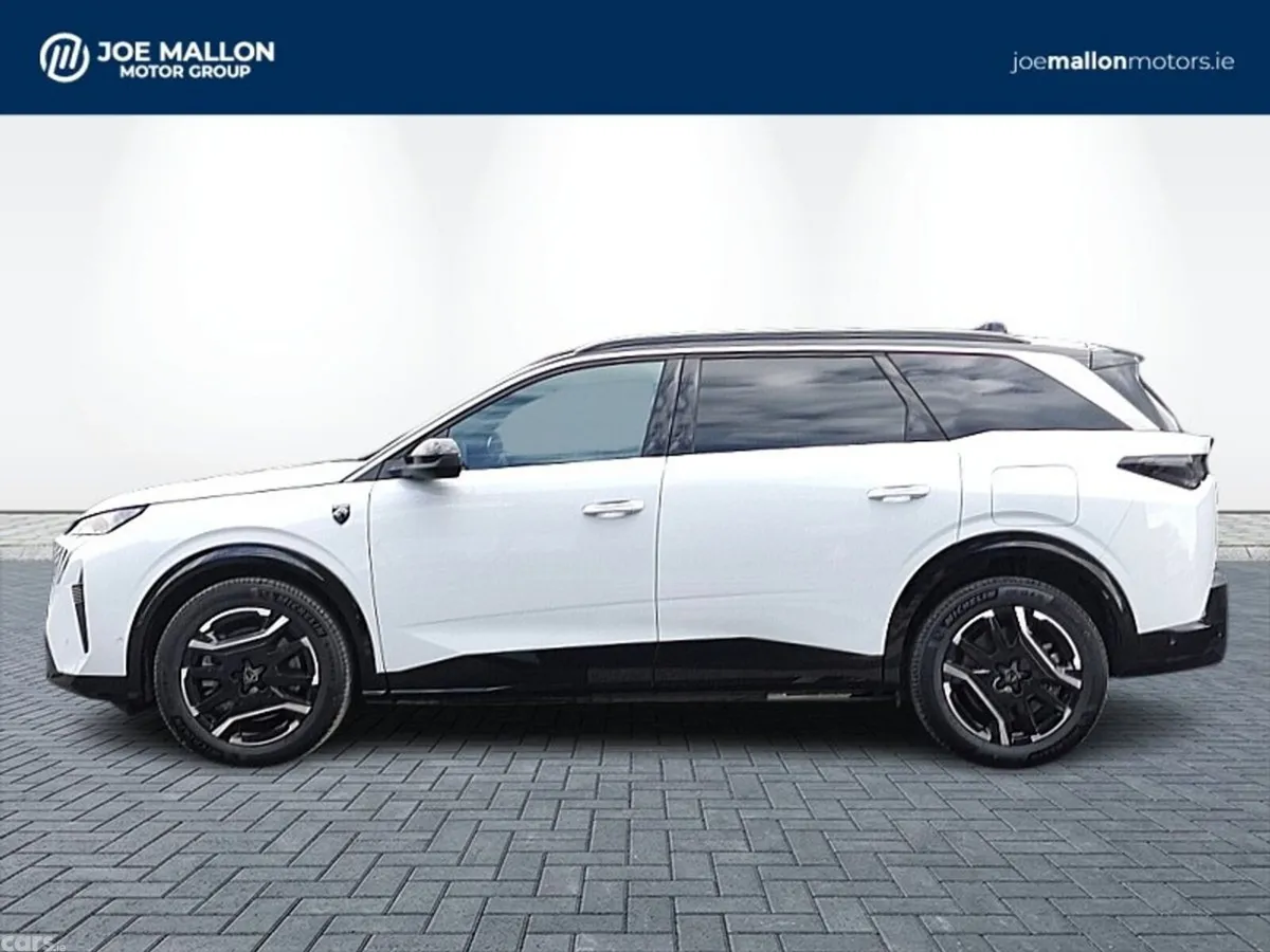 Peugeot 5008 SUV, Electric, 2027, White