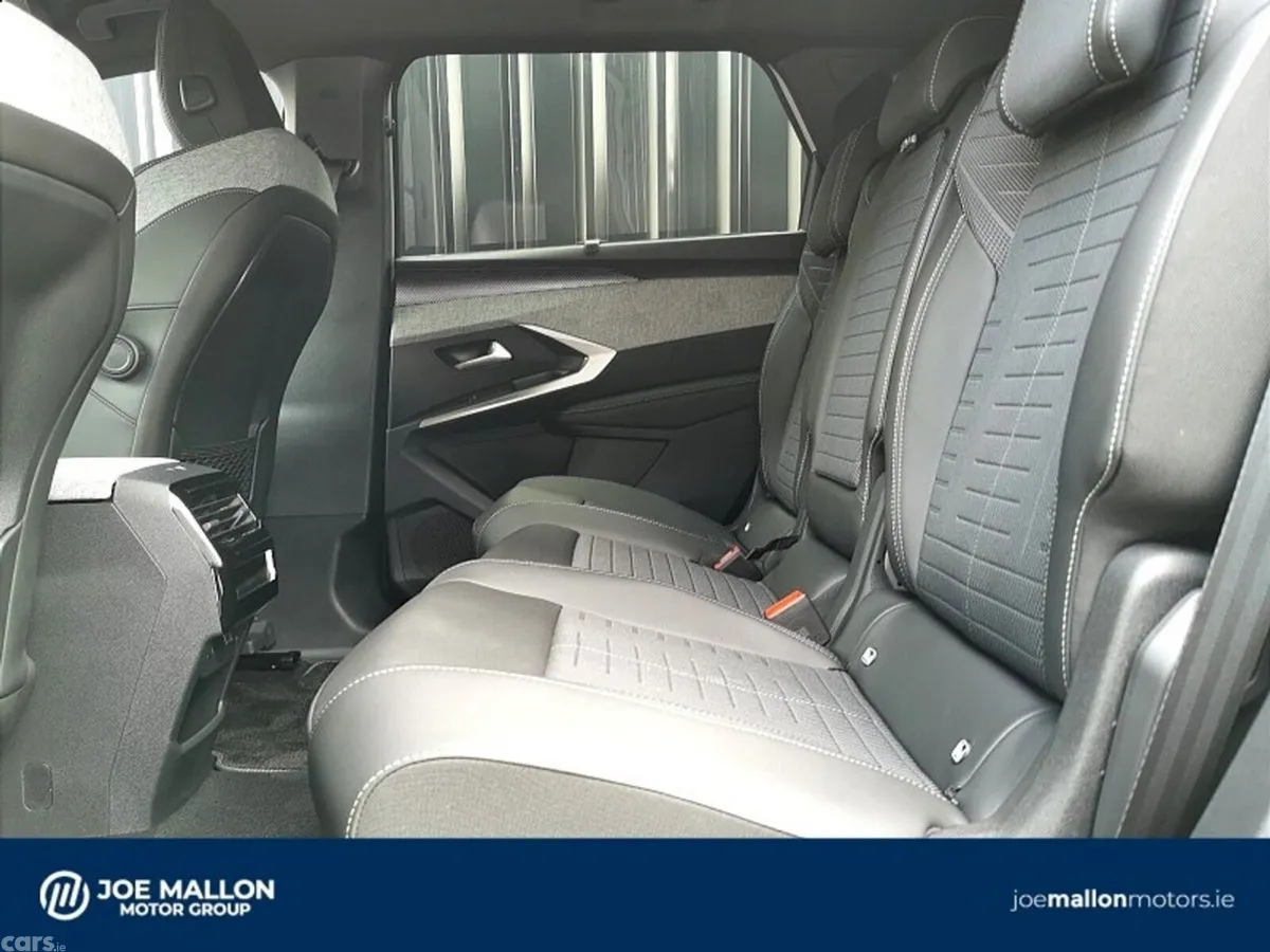 Peugeot 5008 SUV, Electric, 2027, White