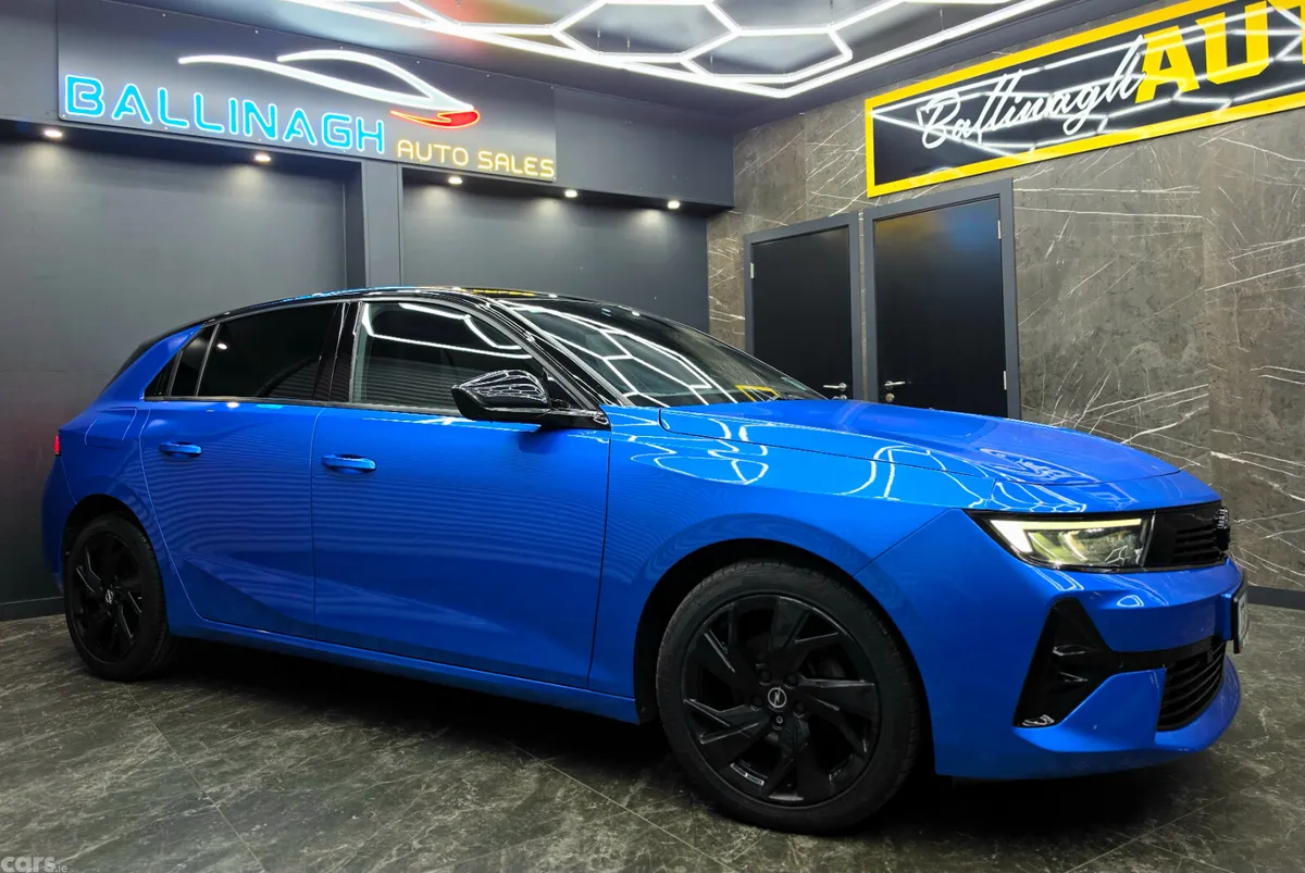 Opel Astra Hatchback, Petrol, 2023, Blue