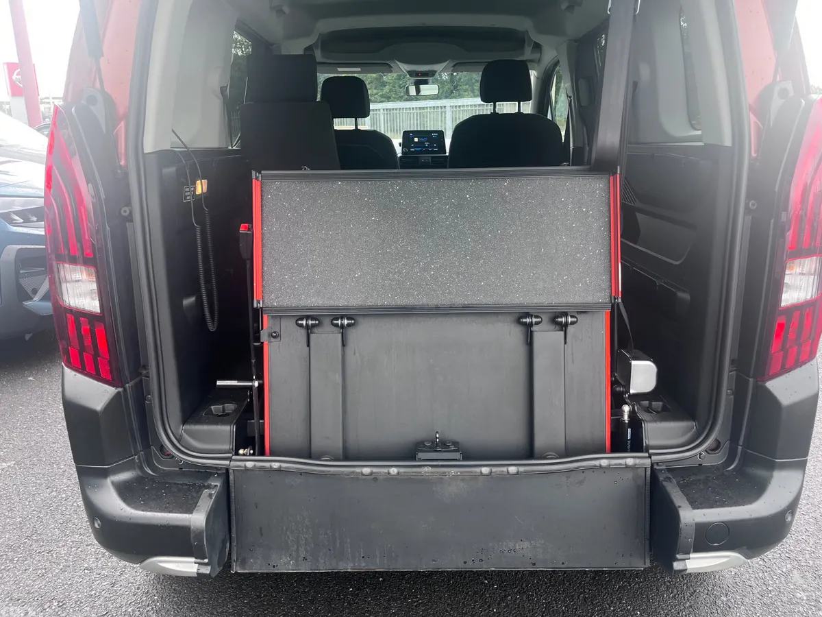 Peugeot Rifter MPV, Diesel, 2019, Brown
