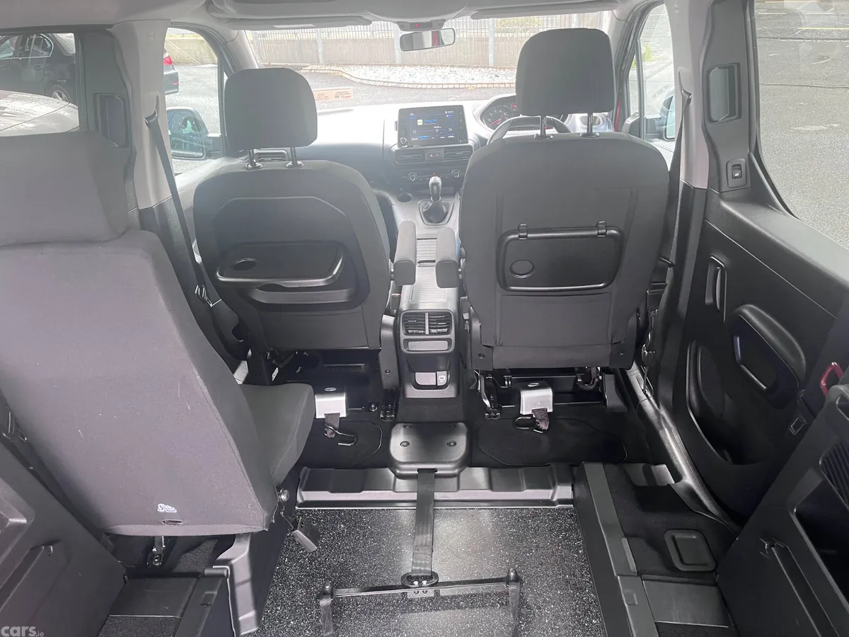 Peugeot Rifter MPV, Diesel, 2019, Brown