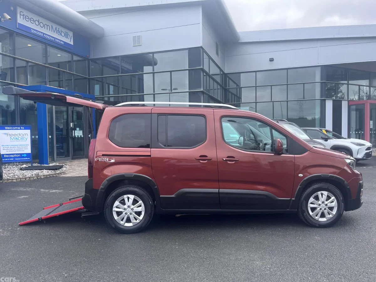Peugeot Rifter MPV, Diesel, 2019, Brown