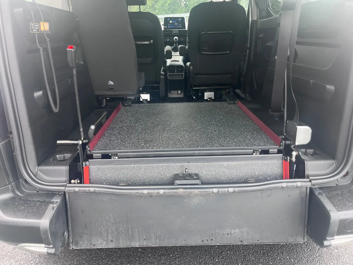 Peugeot Rifter MPV, Diesel, 2019, Brown