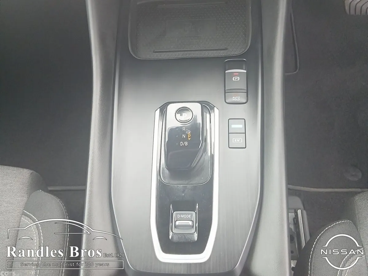 Nissan Qashqai MPV, Petrol, 2023, Black