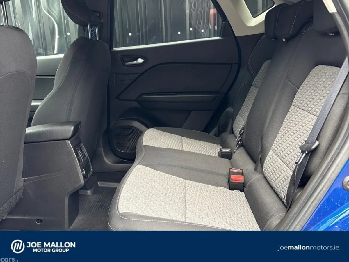 Renault Captur Hatchback, Petrol, 2022, Blue