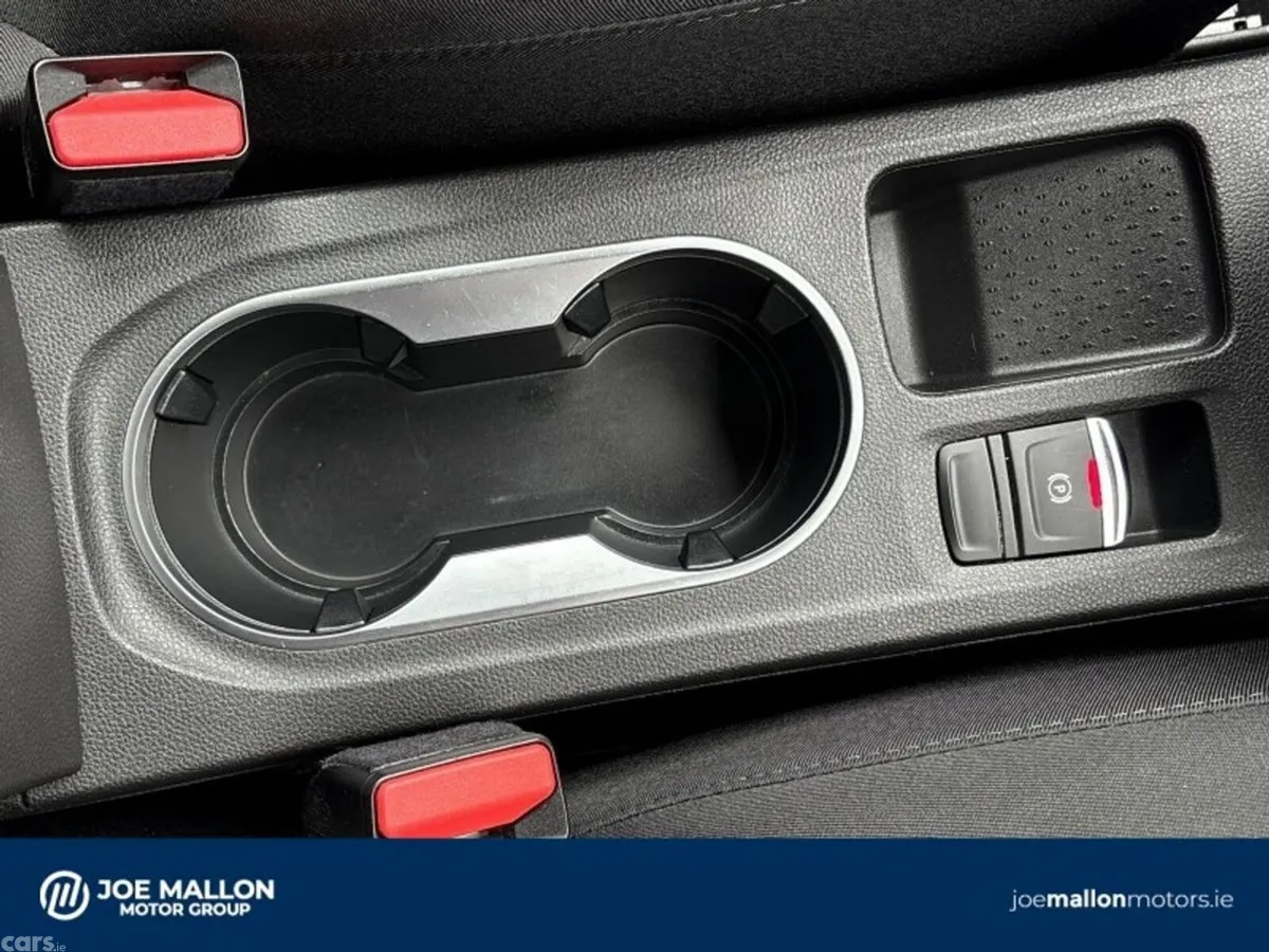Renault Captur Hatchback, Petrol, 2022, Blue
