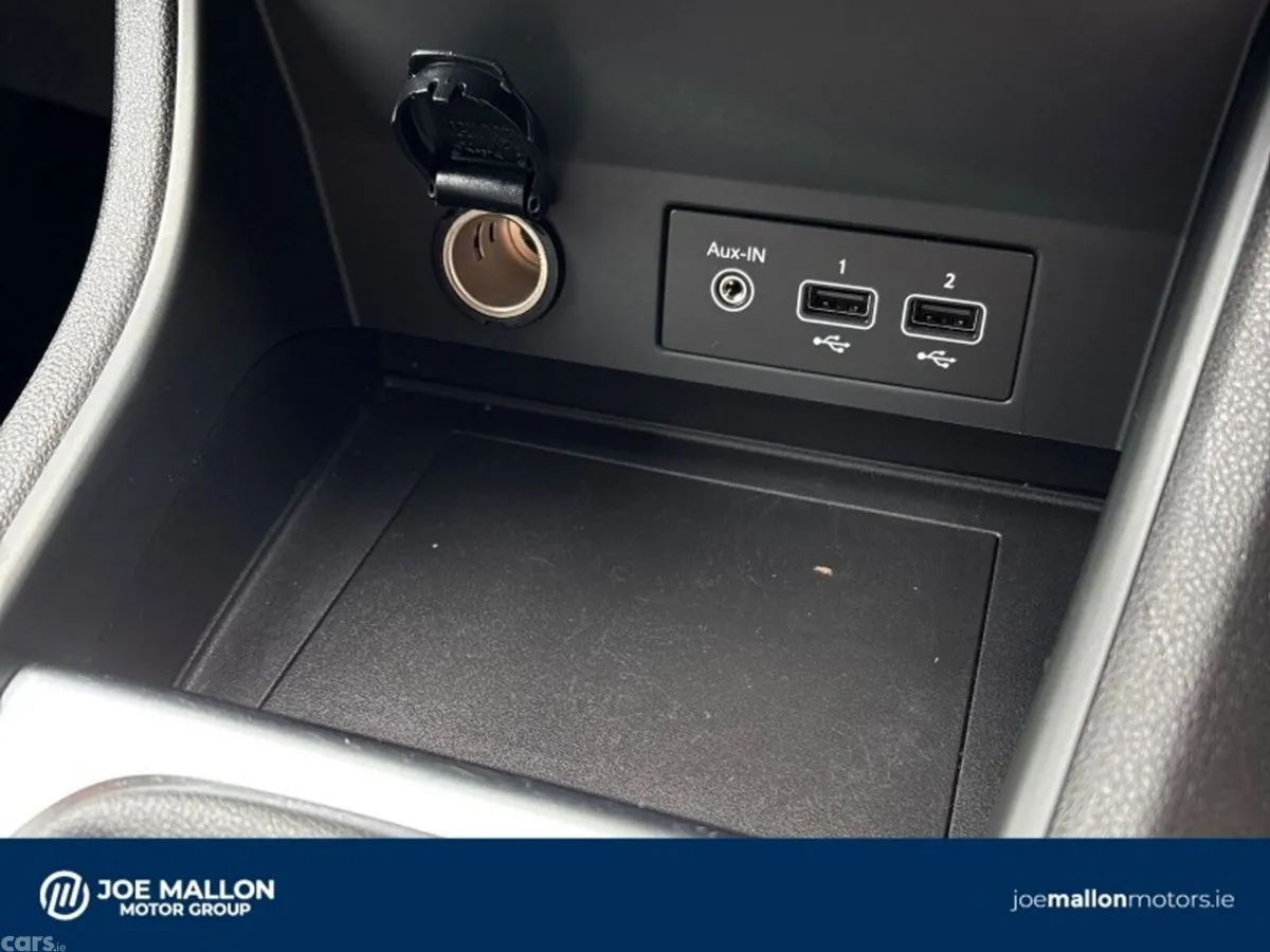 Renault Captur Hatchback, Petrol, 2022, Blue