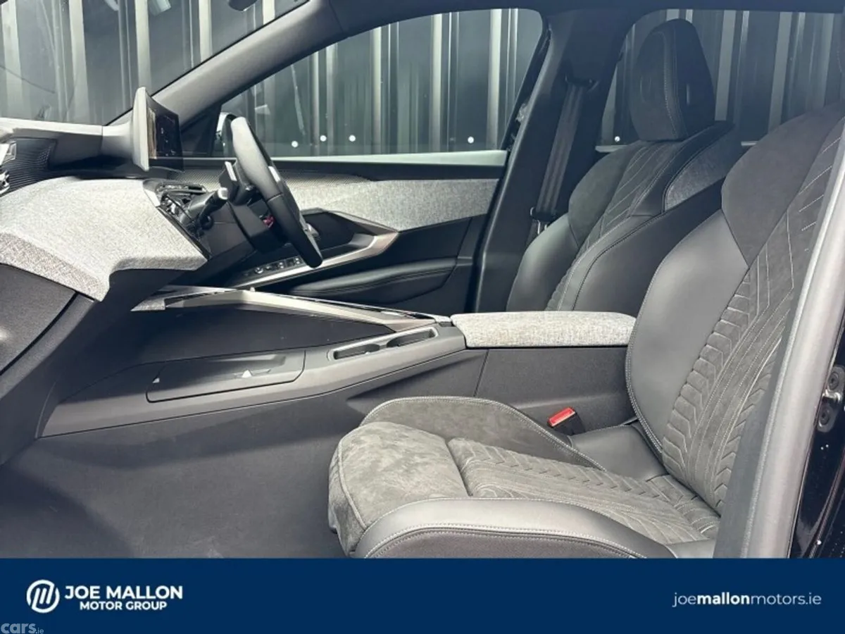 Peugeot 5008 SUV, Petrol Hybrid, 2027, Black
