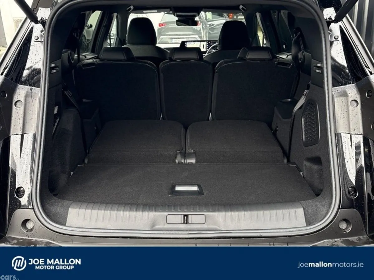 Peugeot 5008 SUV, Petrol Hybrid, 2027, Black
