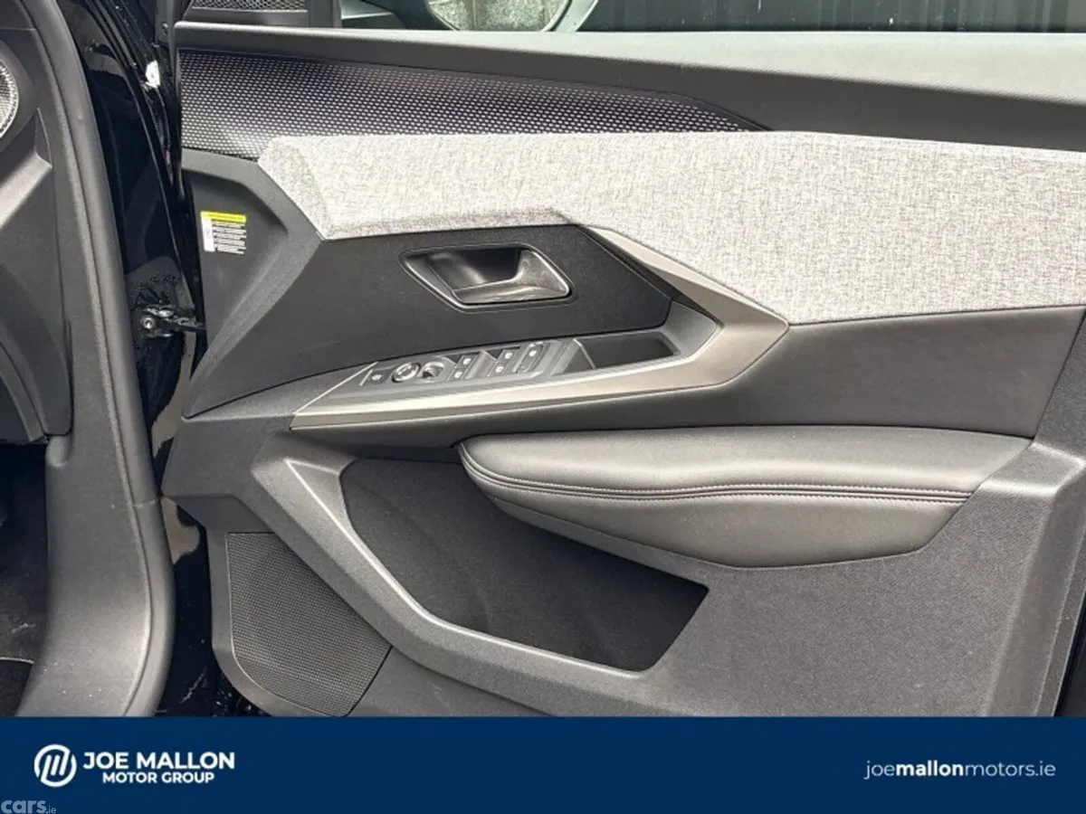 Peugeot 5008 SUV, Petrol Hybrid, 2027, Black