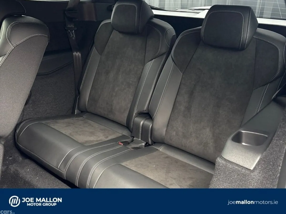 Peugeot 5008 SUV, Petrol Hybrid, 2027, Black