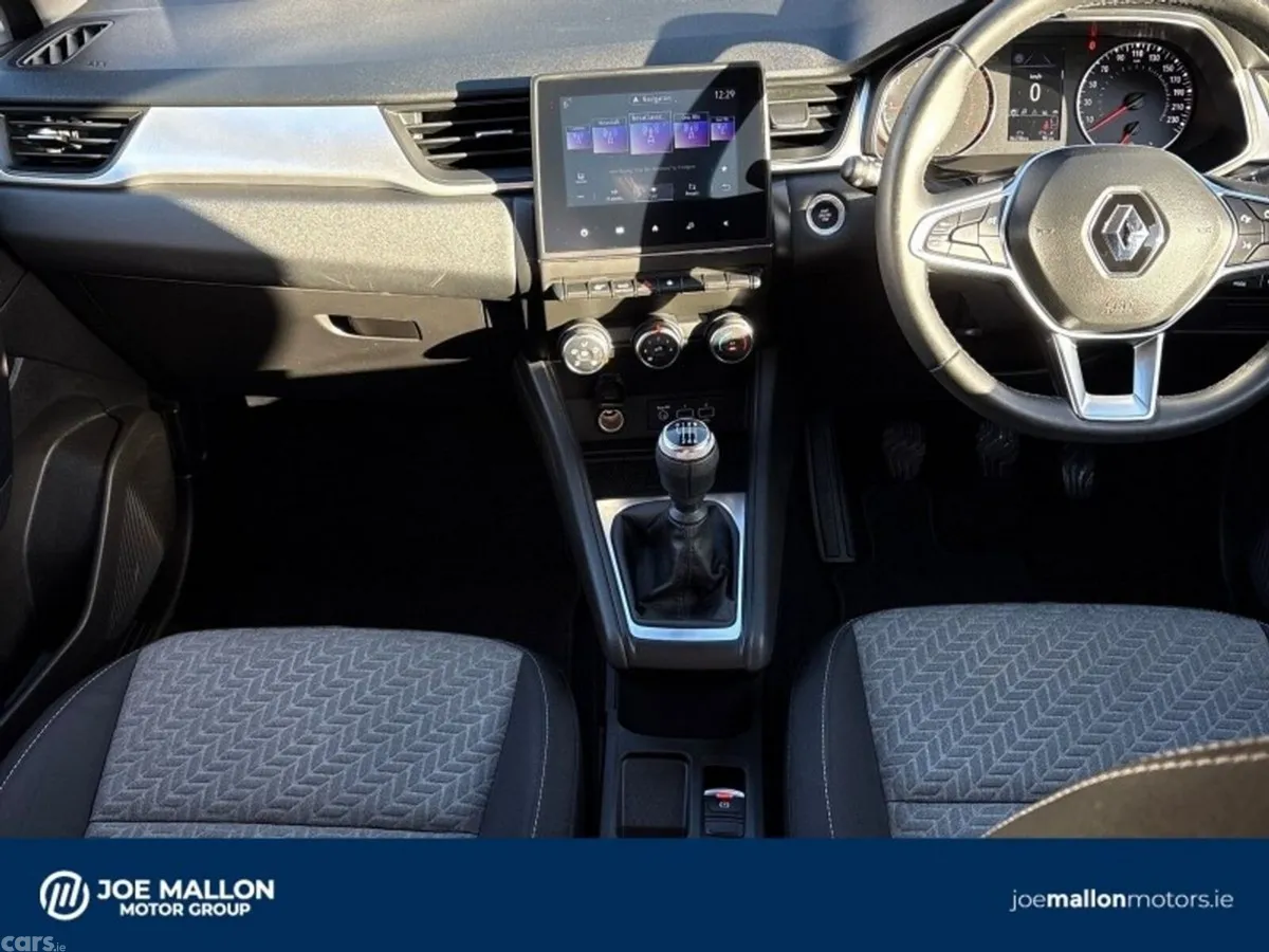 Renault Captur Hatchback, Petrol, 2022, White