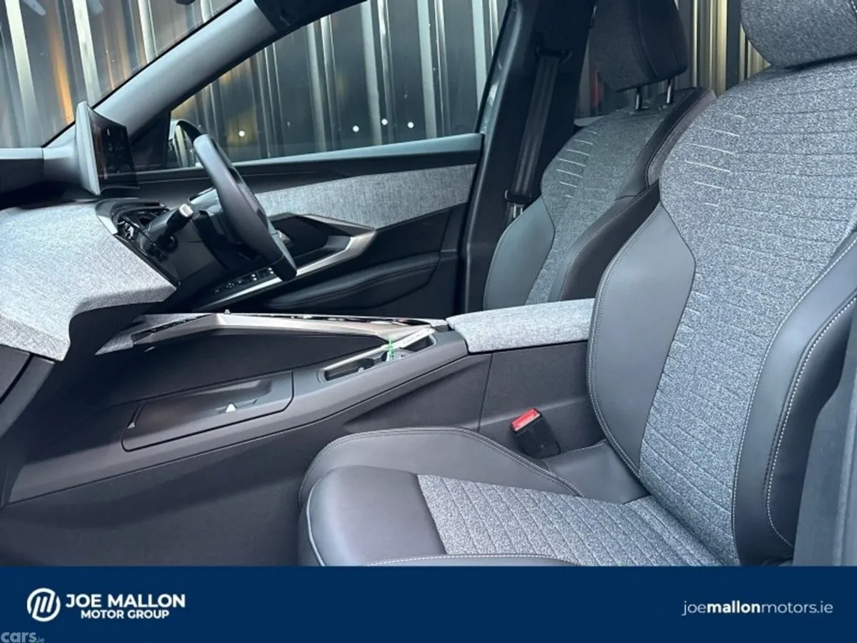 Peugeot 3008 SUV, Electric, 2027, Blue