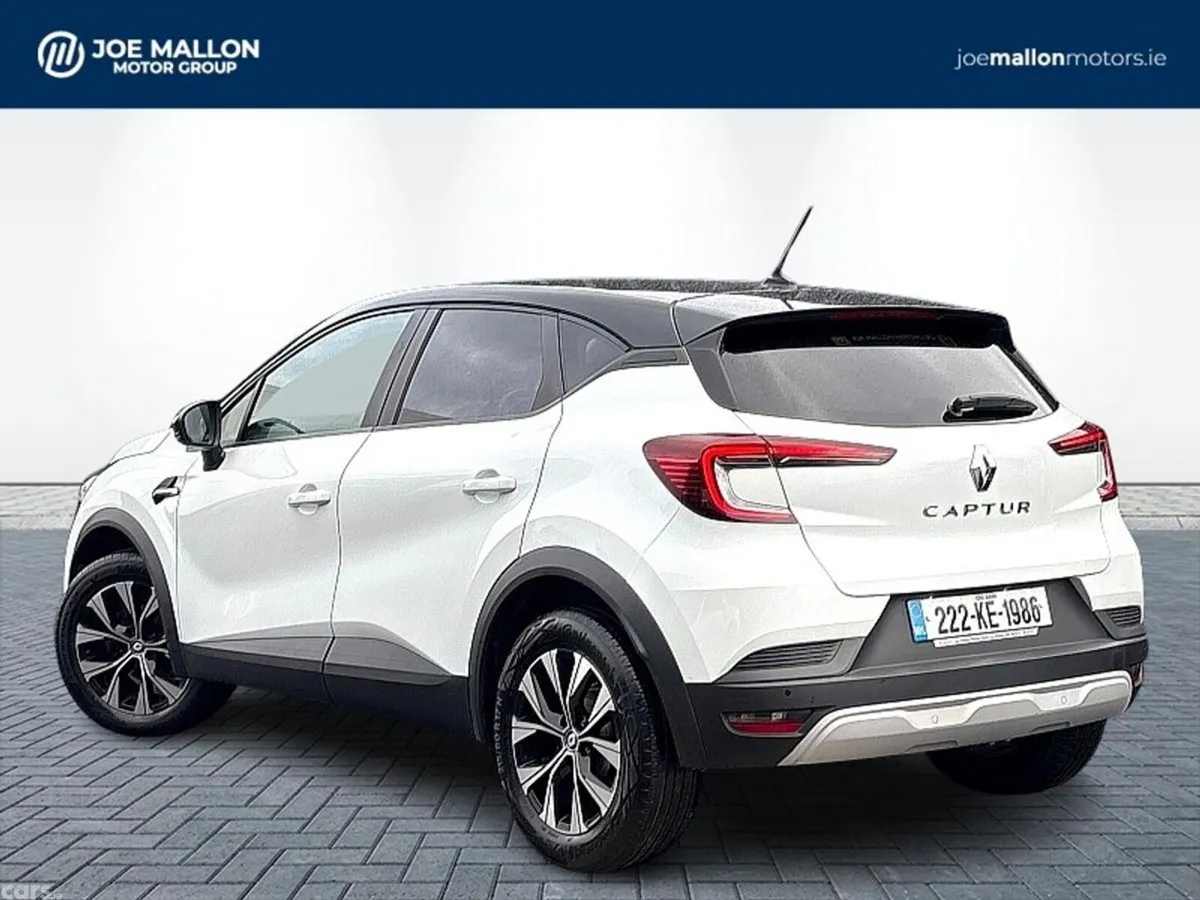 Renault Captur Hatchback, Petrol, 2022, White