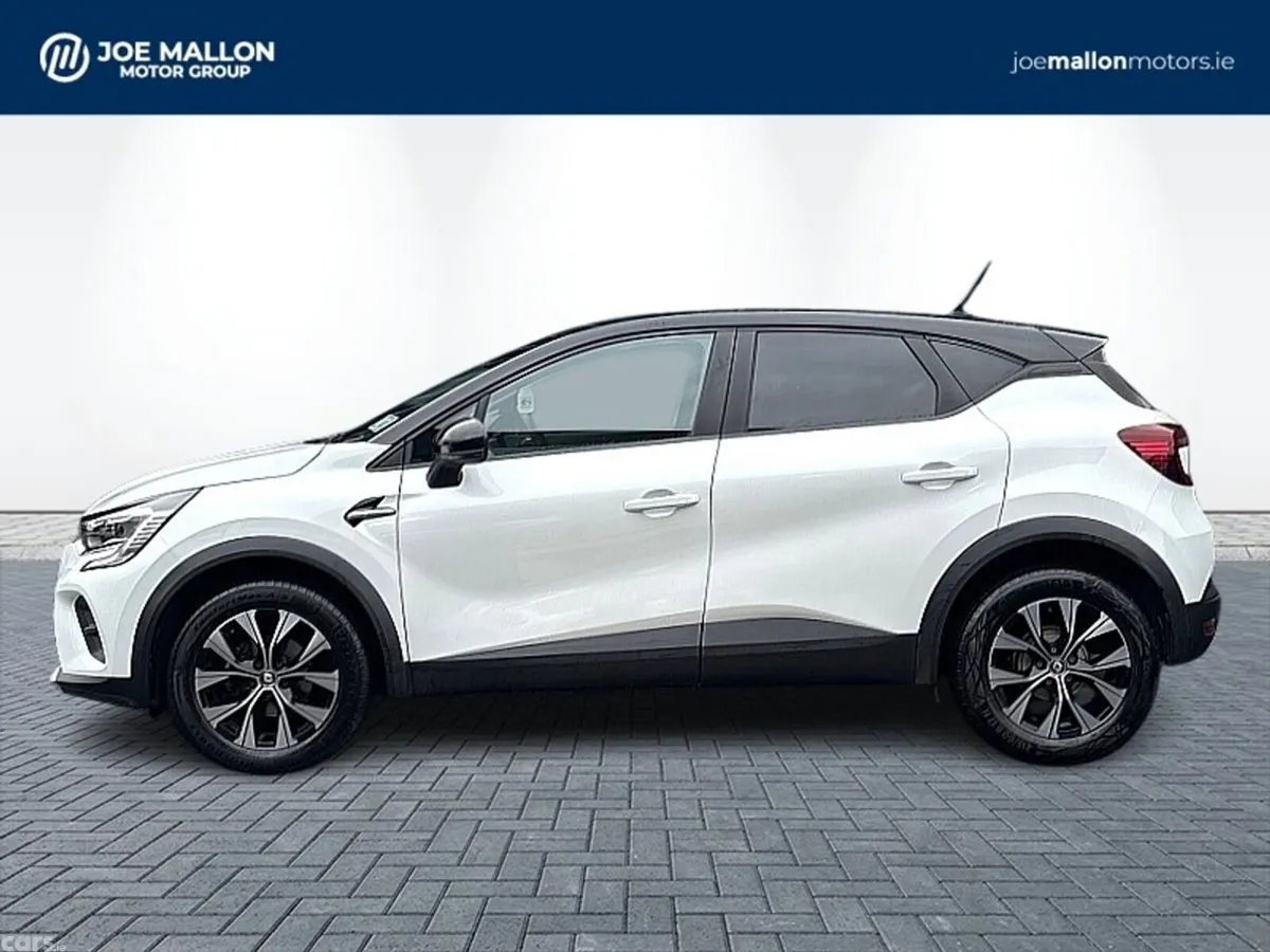 Renault Captur Hatchback, Petrol, 2022, White