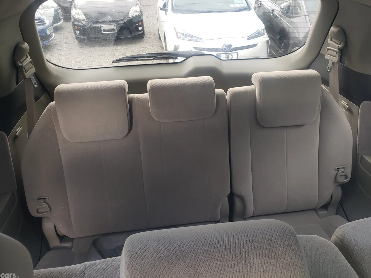 Toyota Estima MPV, Petrol Hybrid, 2011, White