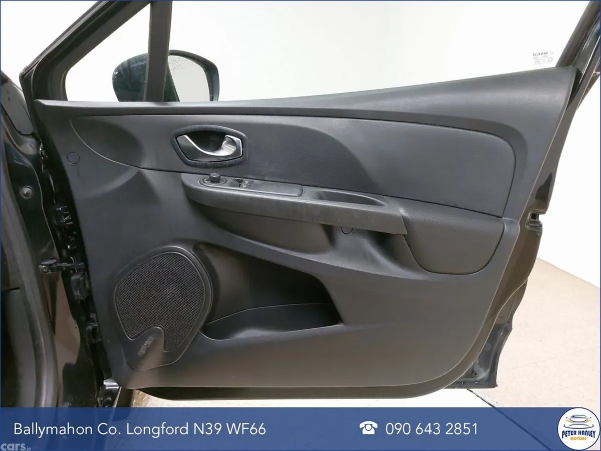 Renault Clio Hatchback, Petrol, 2016, Black