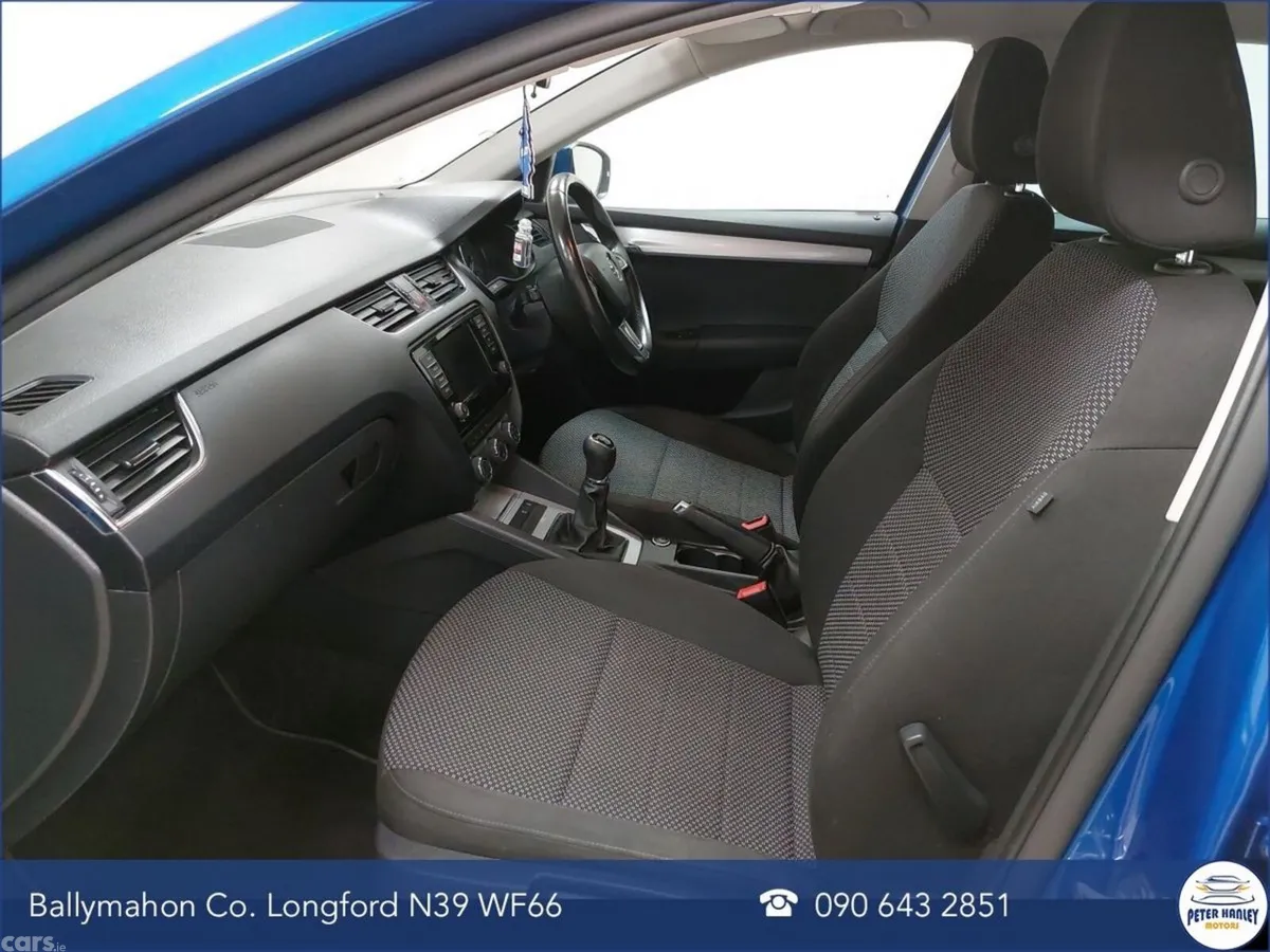 Skoda Octavia Saloon, Diesel, 2016, Blue