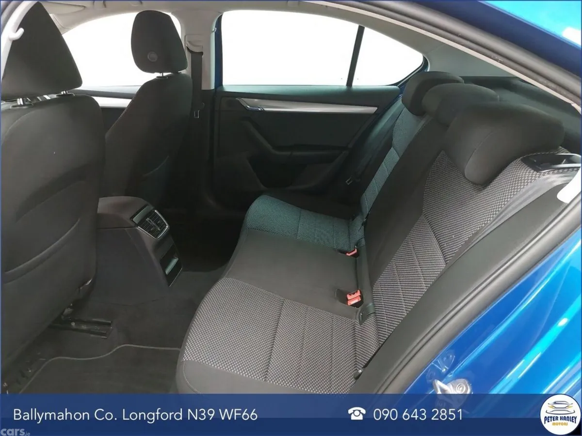 Skoda Octavia Saloon, Diesel, 2016, Blue