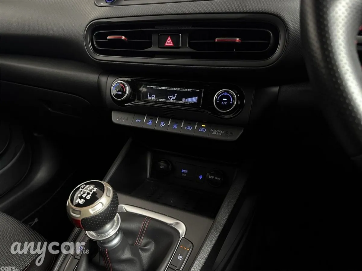 Hyundai KONA MPV, Petrol, 2022, Red