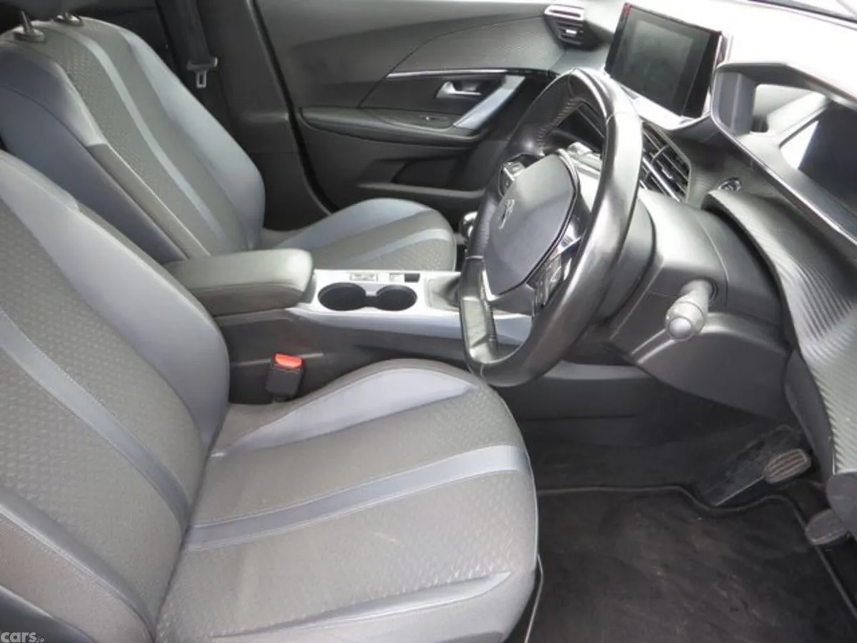 Peugeot 2008 MPV, Diesel, 2021, Grey