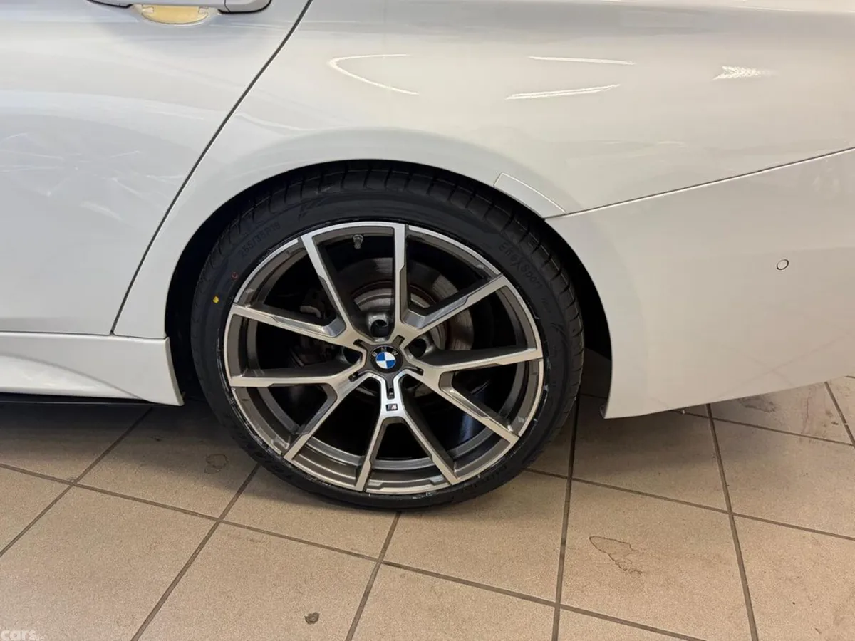 BMW 3-Series Saloon, Petrol Plug-in Hybrid, 2018, White