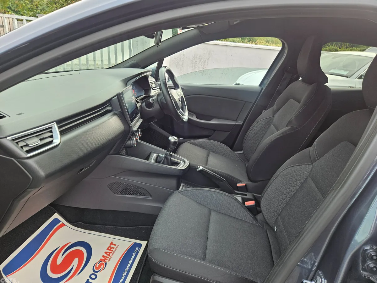 Renault Clio Hatchback, Diesel, 2019, Grey