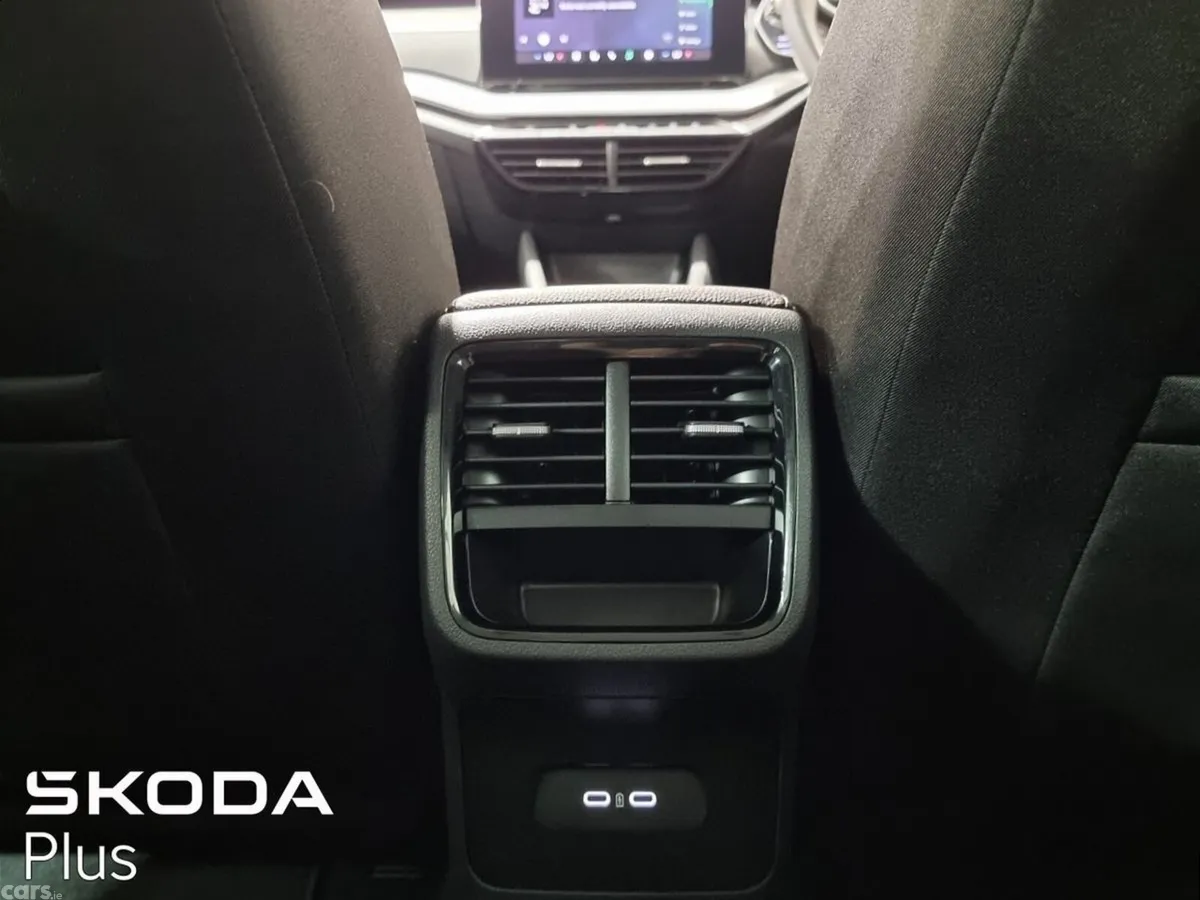 Skoda Octavia Saloon, Petrol, 2026, White