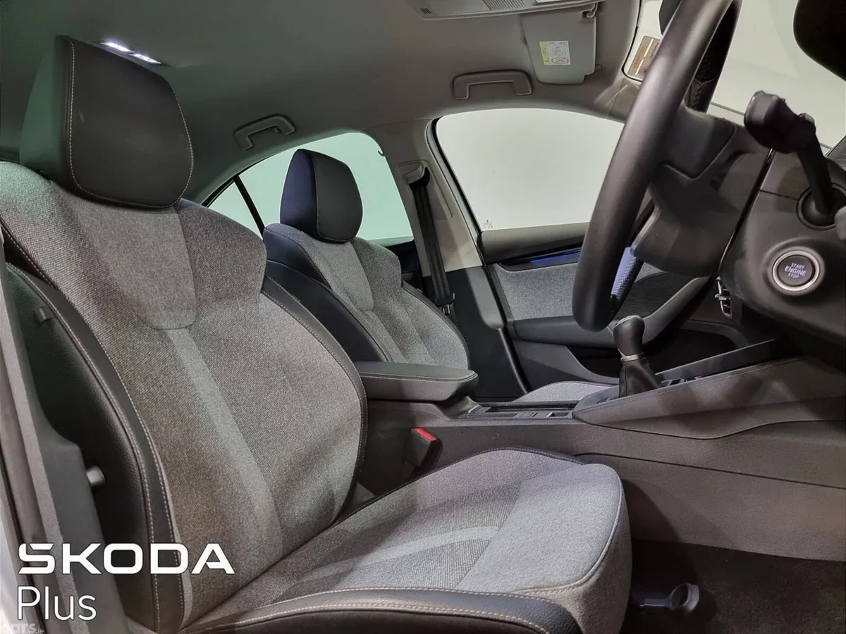 Skoda Octavia Saloon, Diesel, 2026, Silver