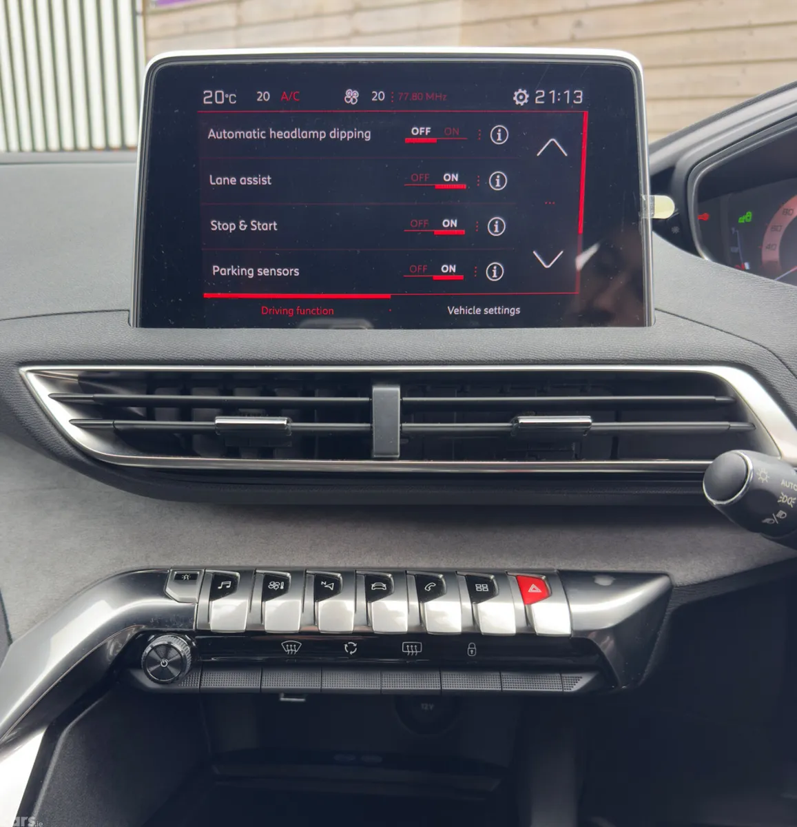 Peugeot 3008 SUV, Diesel, 2019, Green