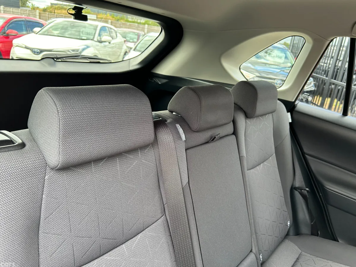 Toyota RAV4 SUV, Petrol Hybrid, 2021, Red
