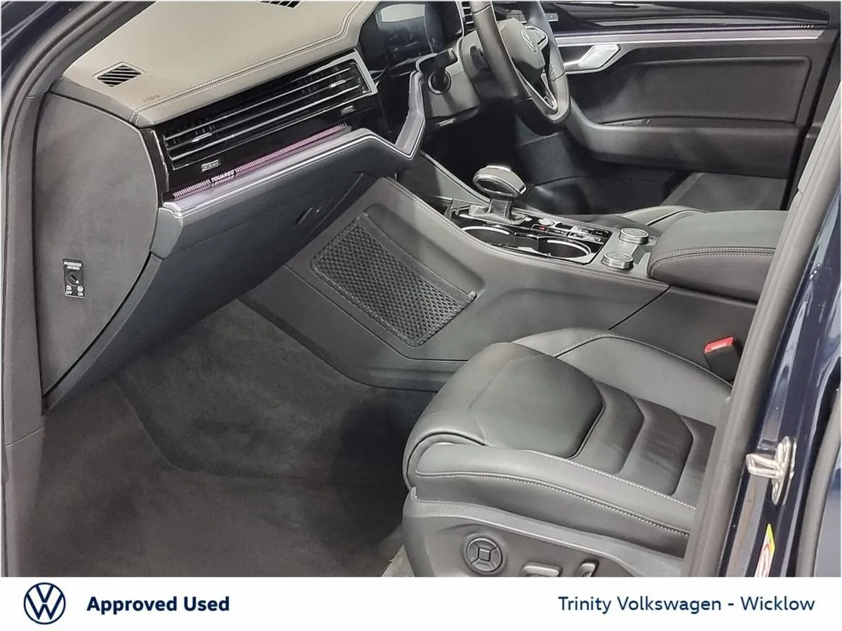 Volkswagen Touareg SUV, Diesel, 2024, Blue