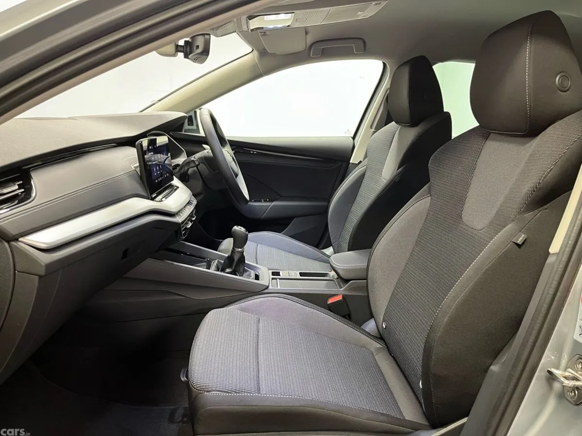 Skoda Octavia Saloon, Petrol, 2026, Silver