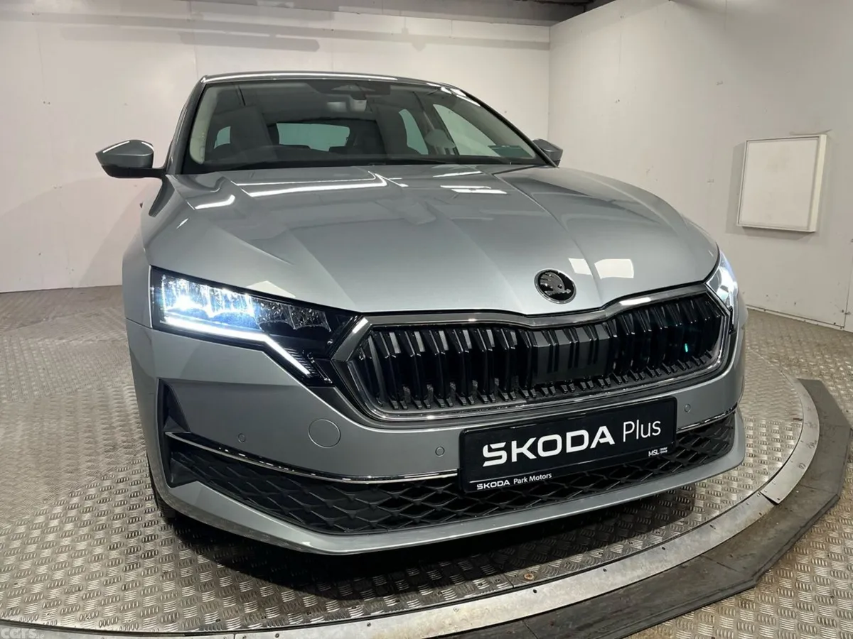 Skoda Octavia Saloon, Petrol, 2026, Silver
