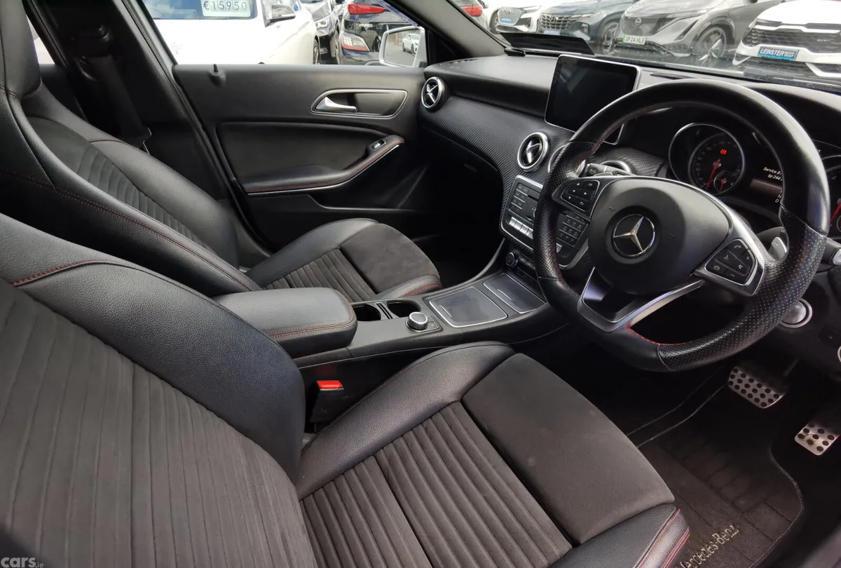 Mercedes-Benz A-Class Hatchback, Petrol, 2015, Silver